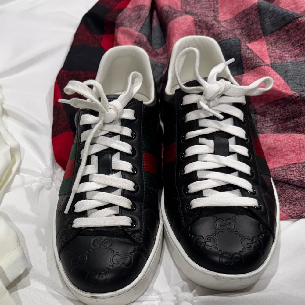 Gucci Classic Tennis Shoes - Men (Size 6.5) Authentic